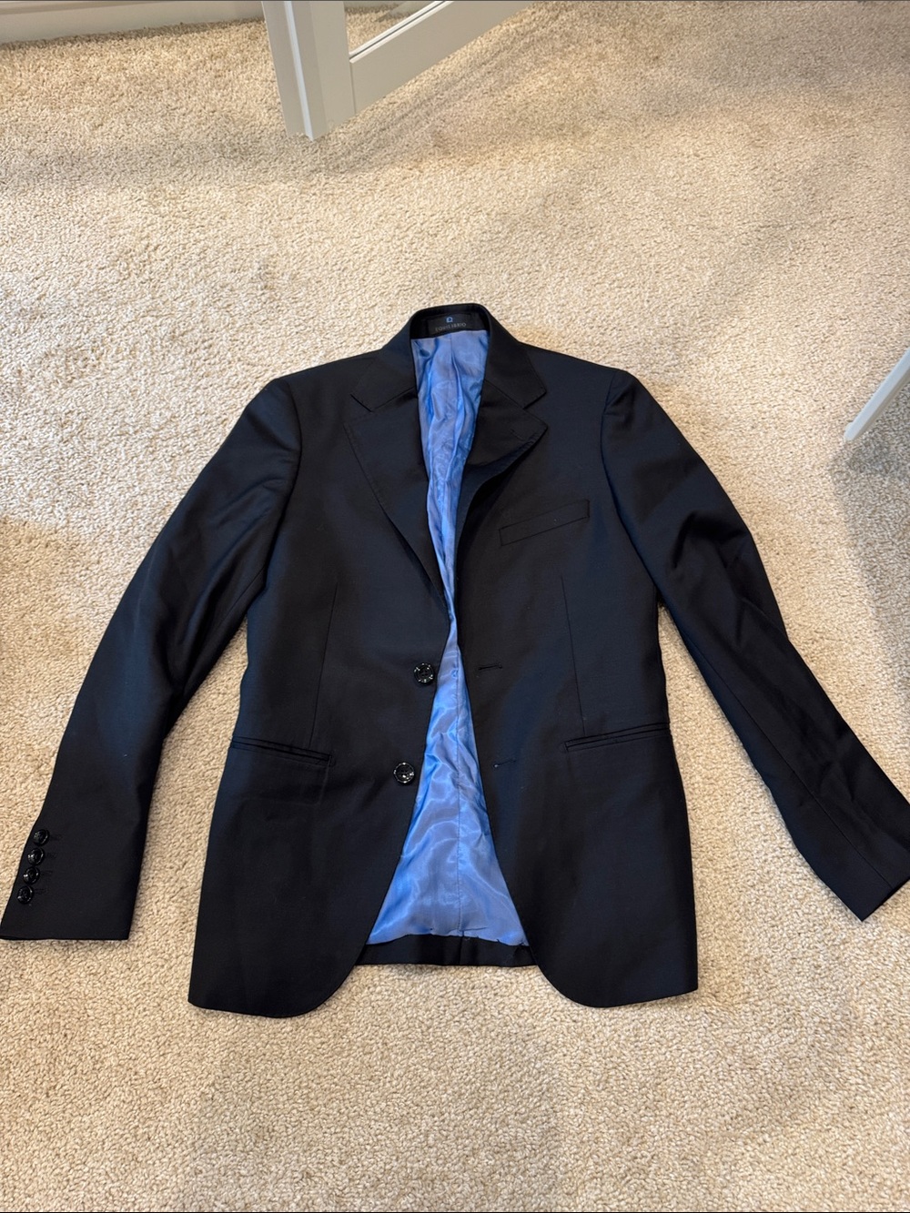 Men’s black suit jacket /  blazer like new size 36S